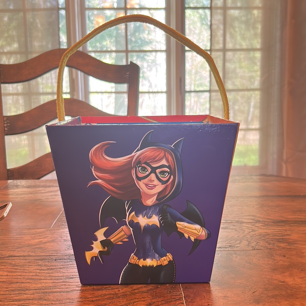 DC Superhero Girls Multifunctional Tote Bucket With Handle - Picture 3 of 8